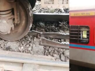 मुंबई-पुणे रेलवे लाइन (Mumbai-Pune railway line) पर हादसा हो गया है. लोनावाला रेलवे स्टेशन के पास इंदौर-दौंड एक्सप्रेस (Indore-Daund Express) के दो डिब्बे दुर्घटनाग्रस्त हो गए है.