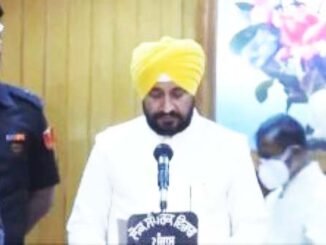 Punjab CM Oath Ceremony : चरणजीत सिंह चन्नी बने पंजाब के नए 'कैप्टन', दो उपमुख्यमंत्रियों के साथ सीएम पद की शपथ
