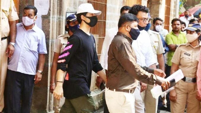 Aryan Khan Drugs Case Update : अगले 6 दिनों तक जेल में ही रहेंगे आर्यन खान, जानिए आज कोर्ट में क्या कुछ हुआ..