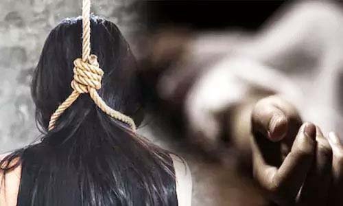 महाराष्ट्र के पुणे से एक चौंकानेवाला मामला सामने आया है. पुणे के मिलिट्री इंटेलीजेंस के कैंपस में बीते 13 अक्टूबर को एक महिला सैन्‍य अधिकारी ने खुदकुशी कर ली थी. l Brigadier rank officer booked for abetment to Uttarakhand Lieutenant colonel commits suicide in pune