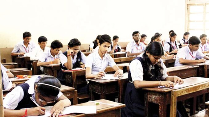 महाराष्ट्र के छात्रों के लिए यह सबसे बड़ी खबर है. राज्य में दसवीं और बारहवीं की परीक्षाओं की तारीखों की घोषणा कर दी गई है l Maharashtra Board Exam Dates