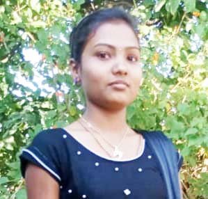 Online शिक्षणाचा आणखी एक बळी; विद्यार्थिनीची शाळेतच गळफास घेऊन आत्महत्या l Student commits suicide by hanging under pressure of online education surgana nashik