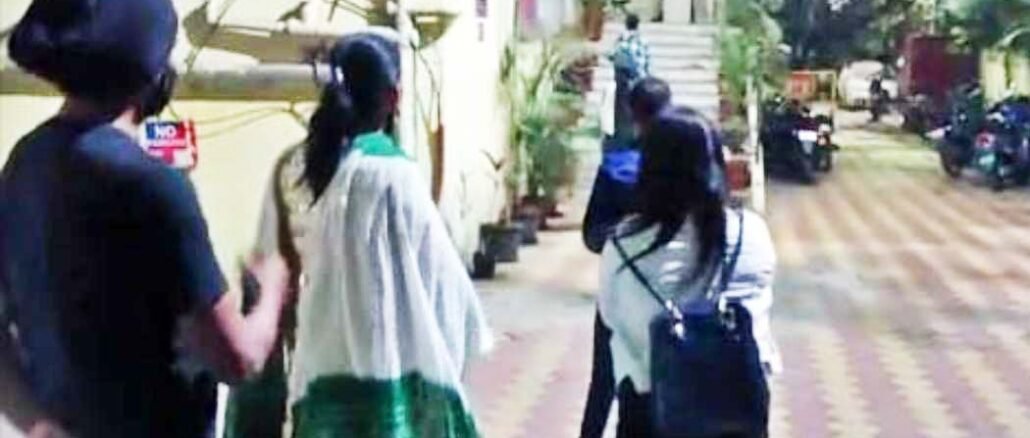 पुण्यात WhatsApp सेक्स रॅकेटचा पर्दाफाश, दिवसा तासाला ५ ते ९ हजार, तर रात्री २० हजार कमवणाऱ्या त्या मुली कुठल्या ? l Pimpri-Chinchwad Police busted WhatsApp prostitution Sex racket Pune