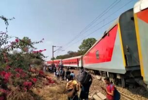 देवळाली जवळ पवन एक्स्प्रेसचे डबे रुळावरून घसरले; एकाचा मृत्यू : अनेक जखमी l Pawan Express train accident near Deolali Nashik Nasik