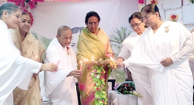 मन सुदृढ असले तरच स्वास्थ्य चांगले राहते : ब्रह्माकुमारी वासंती दीदीजी; ब्रह्माकुमारी संस्थेतर्फे जागतिक योग दिवसाचे औचित्य साधून कार्यक्रमांचे आयोजन l Organizing programs on occasion of World Yoga Day by Brahma Kumaris Sanstha Nashik